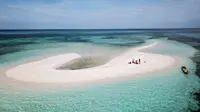 Uniknya Pasir Timbul Meko, Destinasi Wisata Baru di Larantuka