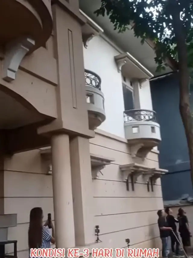 Rumah Mewah Ibu Eny