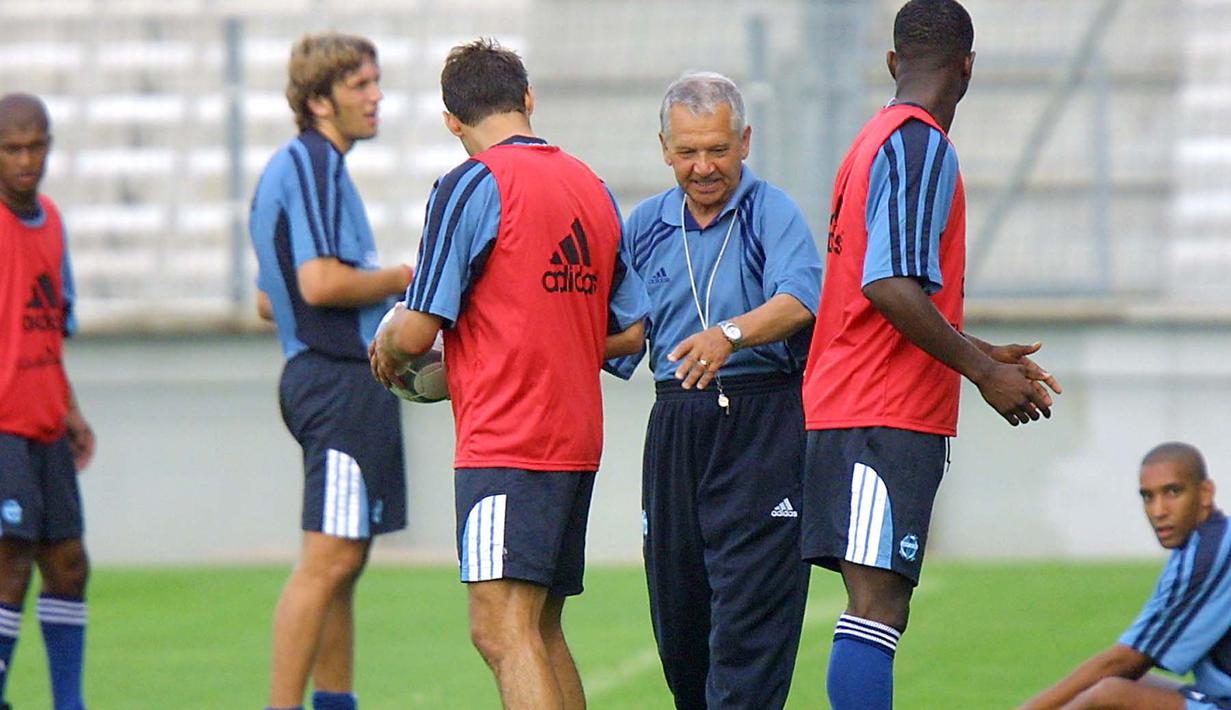 Tomislav Ivic yang pernah melatih Hajduk Split, Ajax Amsterdam, Anderlecht, Crvena Zvezda, FC Porto, Olympique Marseille berada di posisi 4 dengan 29 kemenangan dari 46 partai atau 63 persen. (AFP/Gerard Julien)