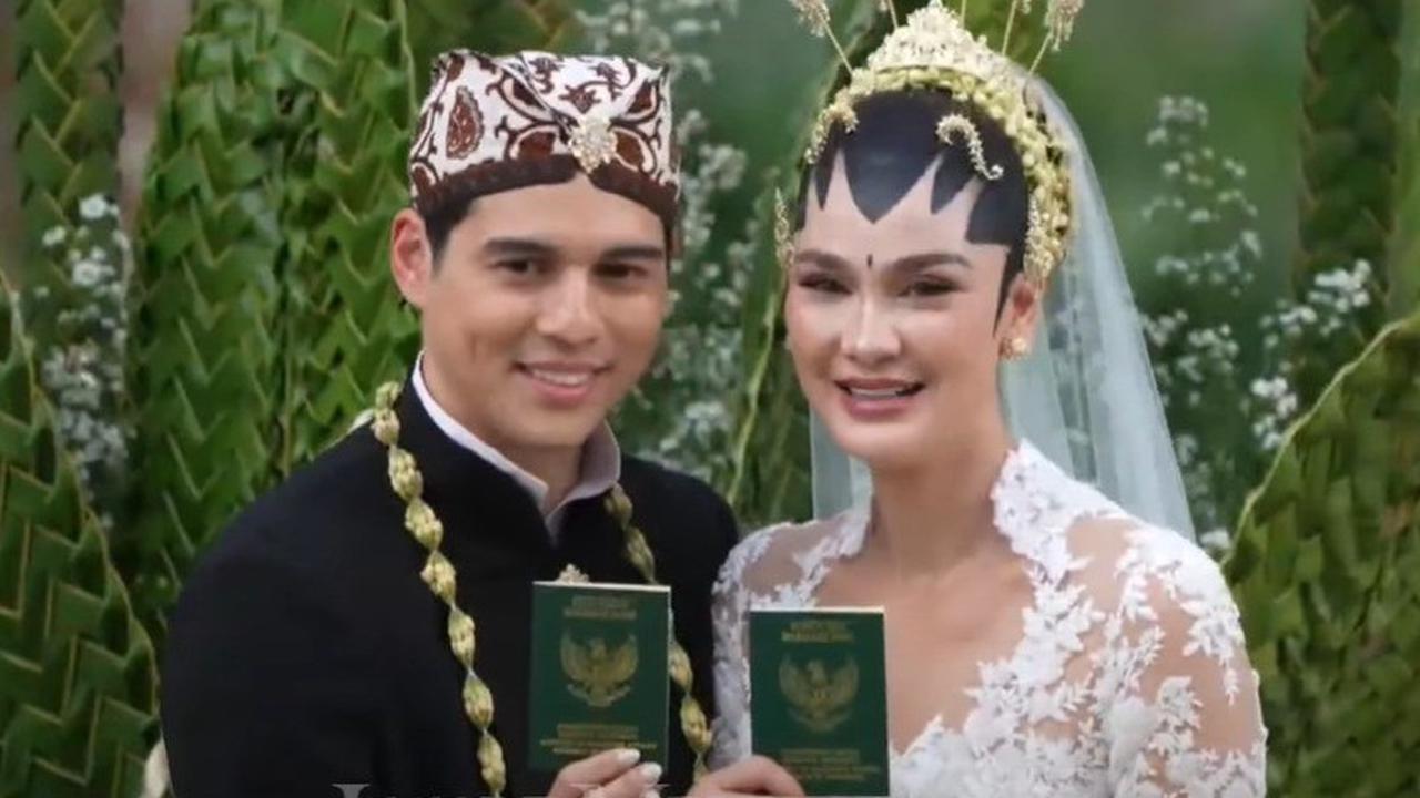 7 Potret Wajah Tegang Luna Maya dan Maxime Bouttier saat Ijab Qabul, Sampai Tarik Napas Panjang Berkali-kali