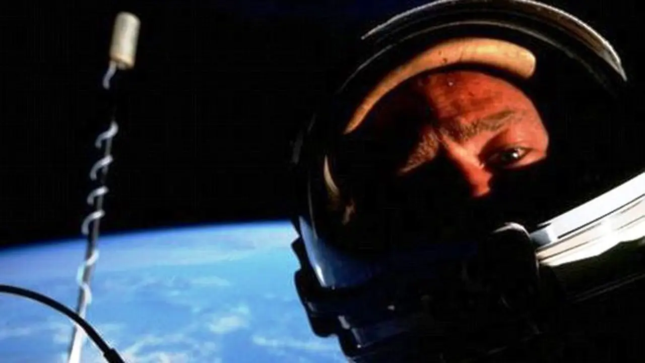 Foto selfie Buzz Aldrin di luar angkasa