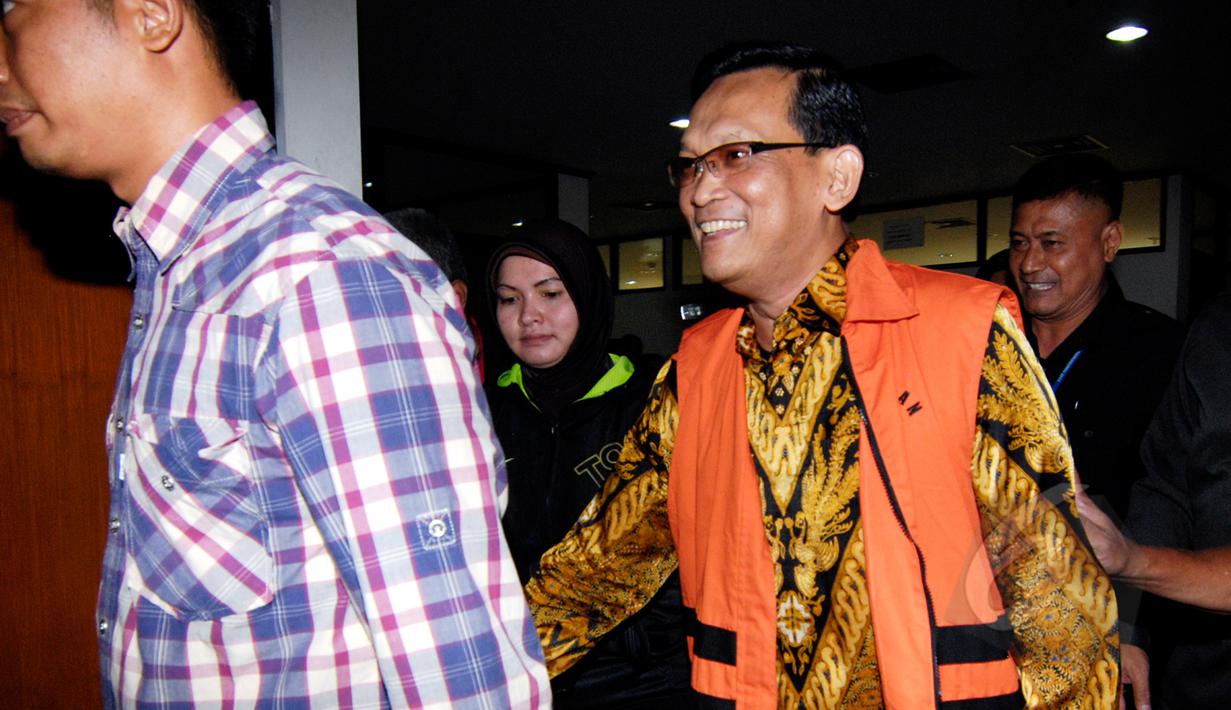 Terdakwa kasus dugaan korupsi simulator surat izin mengemudi yang juga mantan Wakil Kepala Korlantas Polri Brigjen Pol. Didik Purnomo sebelum menjalani sidang pembacaan vonis di Pengadilan Tipikor, Jakarta, Rabu (22/4/2015). (Liputan6.com/Yoppy Renato)