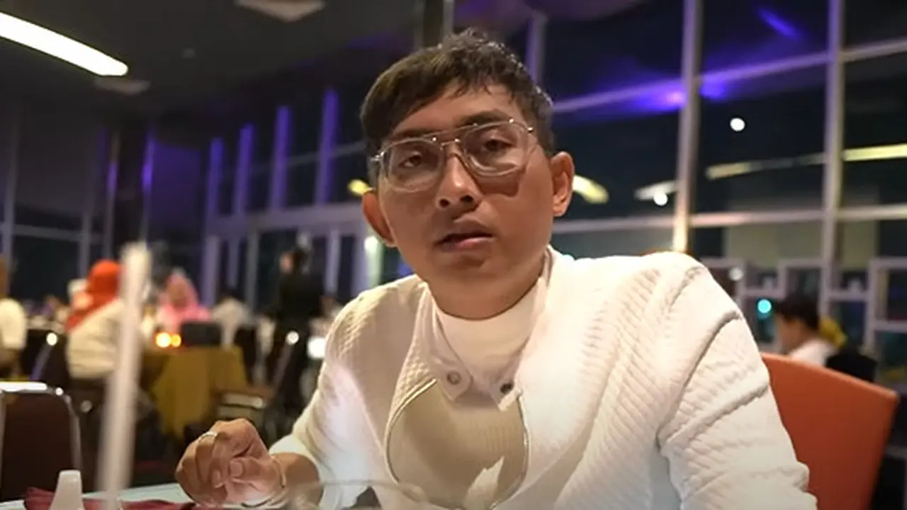 6 Potret Fakarich, Disebut Mentor Trading Indra Kenz dan Doni Salmanan