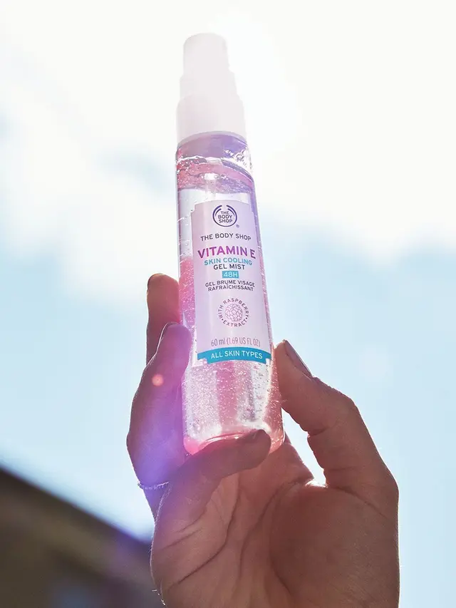 Manfaat Face Mist Vitamin E Bertekstur Gel untuk Menjaga Kelembapan Kulit