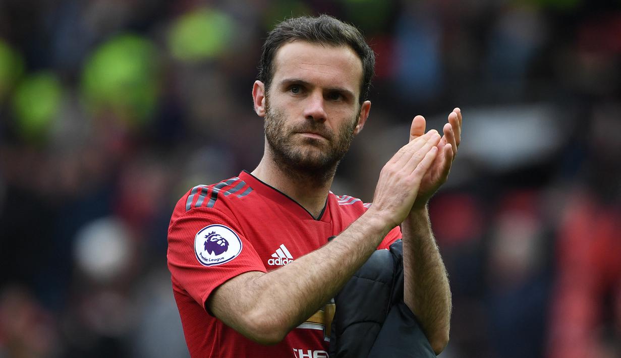 Juan Mata. Terpinggirkan sejak Manchester United dibesut Ole Gunnar Solskjaer, gelandang asal Spanyol ini hanya bermain 7 kali pada musim ini di Liga Inggris, kalah bersaing dengan Bruno Fernandes. Kabarnya, mantan klubnya, Valencia siap menampungnya kembali. (AFP/Paul Ellis)