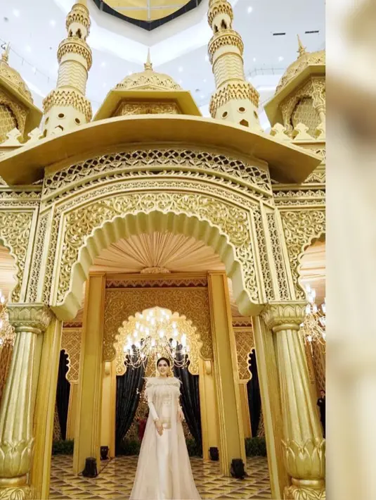 (Instagram/princessyahrini)