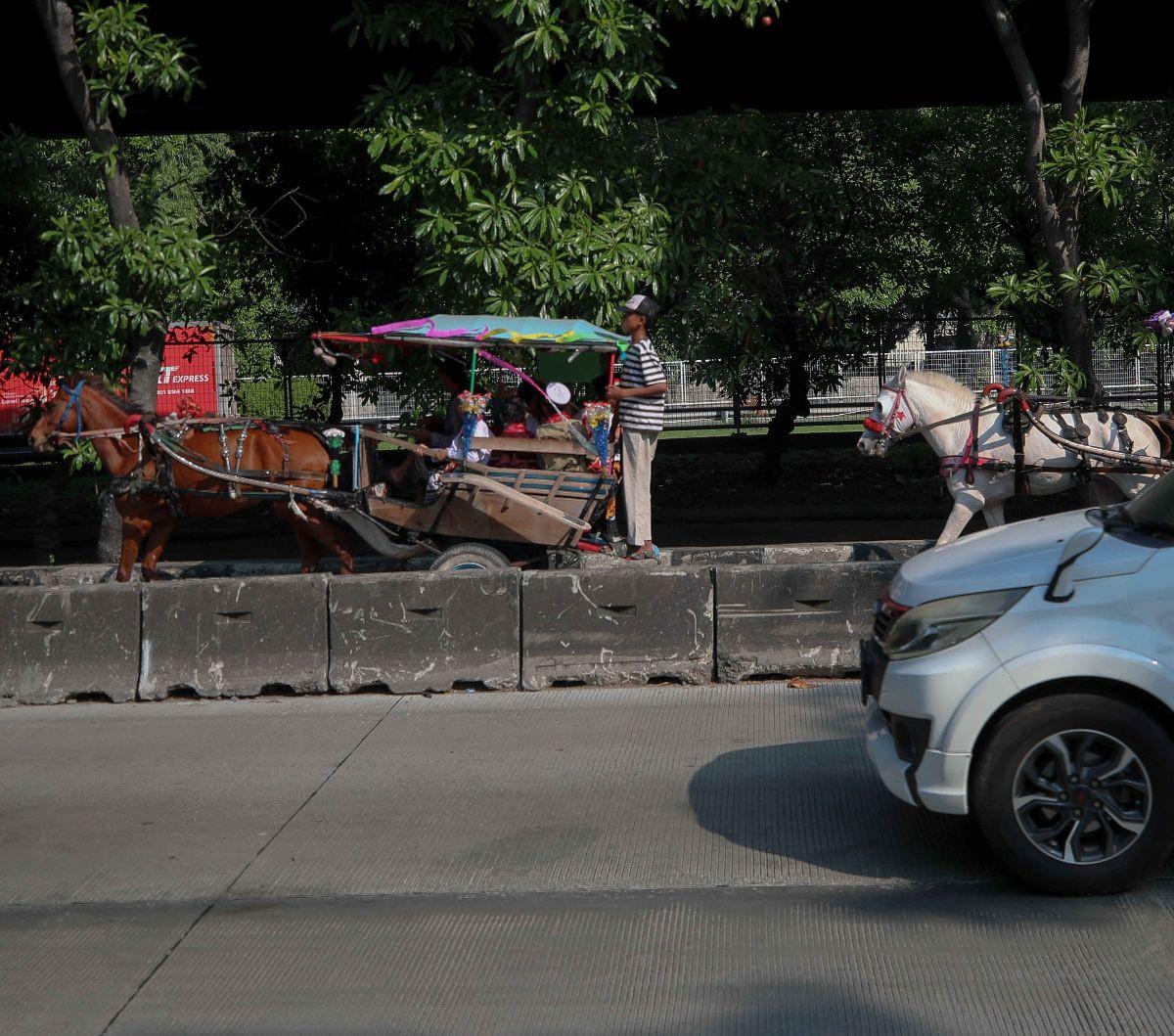 Selama ini, ungkap Rijal, layanan sosial berupa ambulans dan klinik kesehatan gratis yang digelar pihaknya telah banyak dimanfaatan warga.<br>