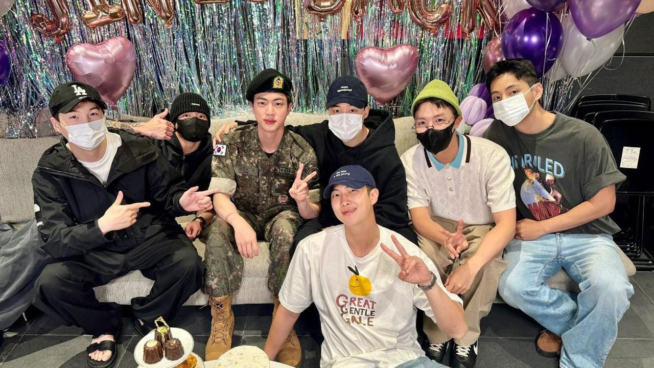 Meski begitu, Bighit Music sudah menegaskan bahwa hari ini tidak akan ada event spesial.
