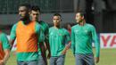Muchlis Hadi Ning dan Manahati Lestusen saat mengikuti sesi latihan sebelum melawan Vietnam pada laga semi-final AFFcup 2016 di Stadion Pakansari, Bogor, (02/12/2016).  (Bola.com/Nicklas Hanoatubun)