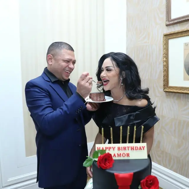 [Fimela] Krisdayanti dan Raul Lemos