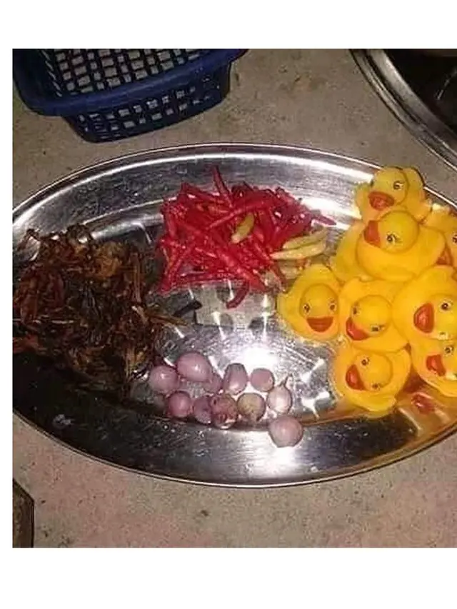 5 Potret Mainan Jadi Gorengan Ini Tak Masuk Akal, Nyeleneh Banget