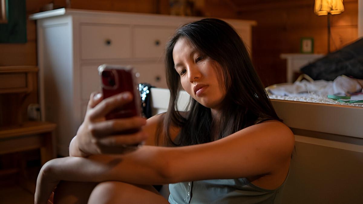 Riset Ungkap Pemakaian Media Sosial Berlebihan Berisiko Picu Rasa Kesepian