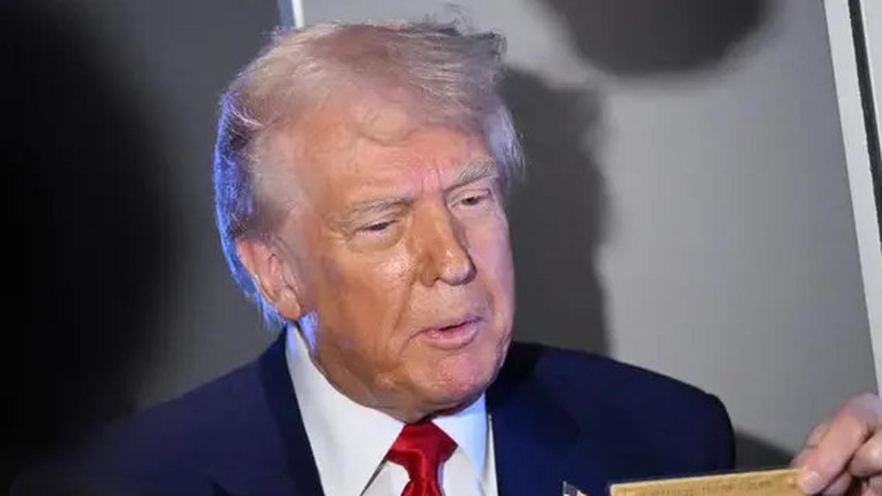 Berlaku 9 Juli, Trump Siapkan Surat Tarif Baru untuk 130 Negara