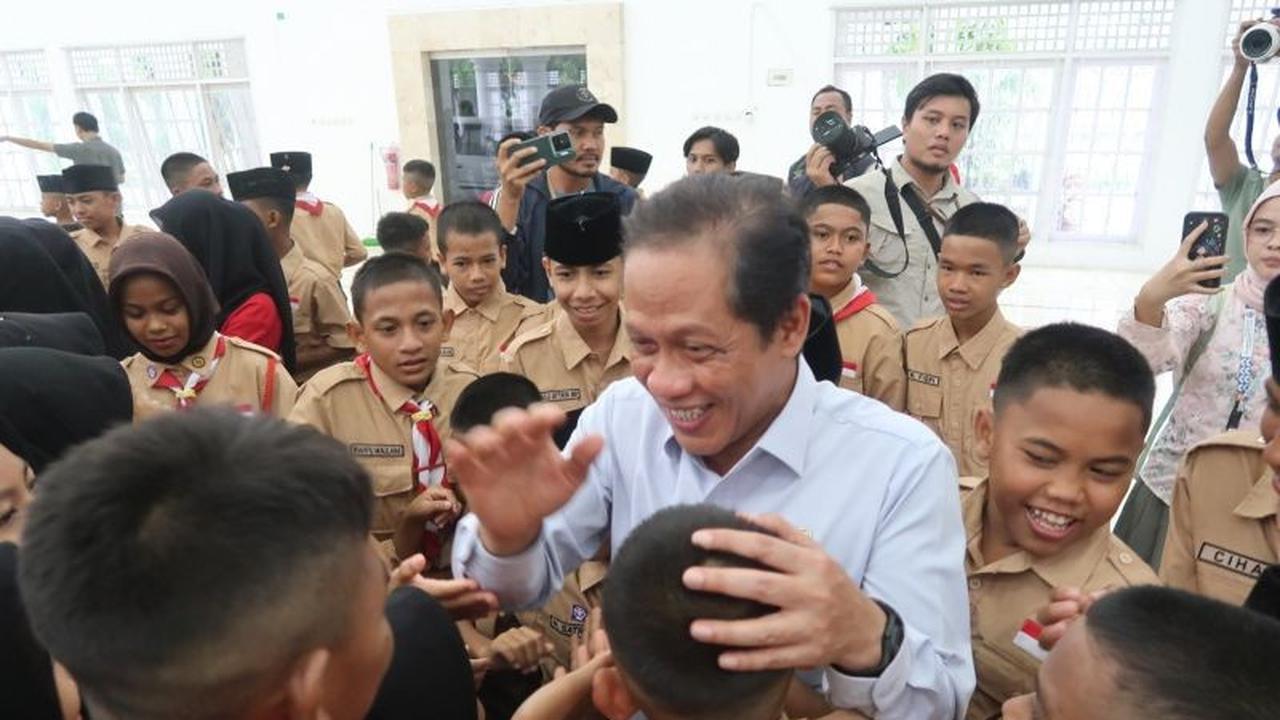 Tahukah Anda? Gerakan Tumbler Sekolah Dimulai: Menteri Lingkungan Hidup Ajak Siswa Kurangi Sampah Plastik