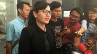 Sekjen PSSI, Ratu Tisha Destria, memenuhi penggilan Satgas Anti-Mafia Bola, Jumat (4/1/2019). (Bola.com/Benediktus Gerendo Pradigdo)