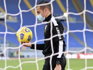 Pertandingan Lazio kontra Torino akhirnya batal digelar setelah tim tamu tidak bisa datang ke Roma karena merebaknya kasus positif virus corona (Covid-19) di skuad Il Toro. (Alfredo Falcone/LaPresse via AP)