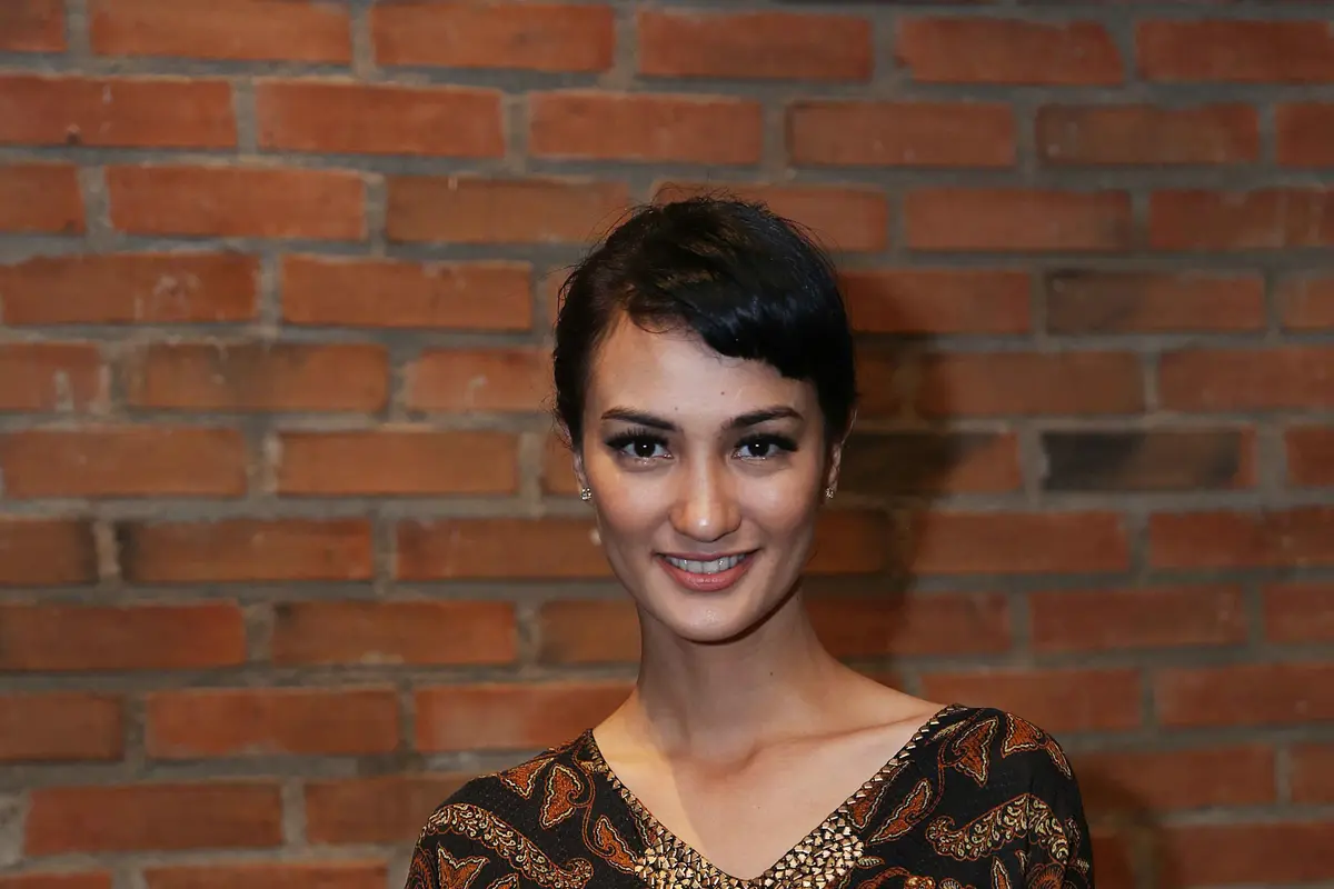 [Bintang] Atiqah Hasiholan