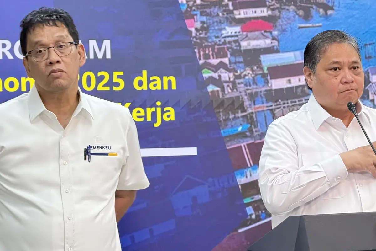 Menko Bidang Perekonomian Airlangga Hartarto umumkan pemerintah membuka program magang bagi lulusan baru atau fresh graduate.