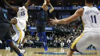 Luka Doncic memimpin Mavericks mengalahkan Warriors pada laga NBA (AP)