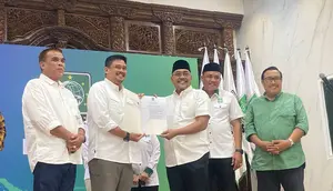 Bobby Nasution menerima pinangan Partai Kebangkitan Bangsa (PKB) sebagai bakal calon gubernur Sumatera Utara (bakal Cagub Sumut) di Pilkada 2024 dan kini mencari bakal cawagub perempuan. (Liputan6.com/Muhammad Radityo Priyasmoro)