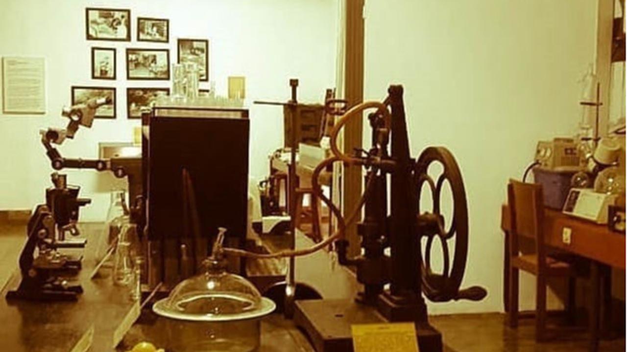 Ruang penelitian tempat bekerja ahli botanikal zaman Belanda