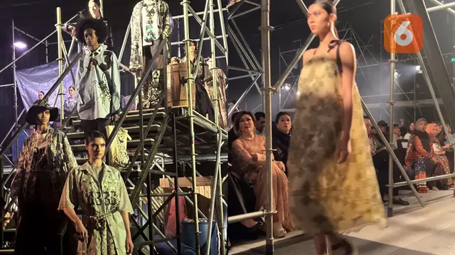 Biyan Wanaatmadja koleksi Spring/Summer 2024 untuk lini Studio 133 Biyan.