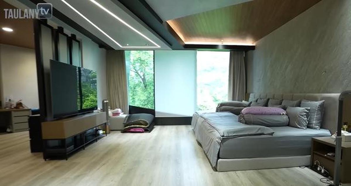 8 Potret Kamar Aurel Hermansyah dan Atta Halilintar, Gaya Minimalis Modern yang Bikin Betah