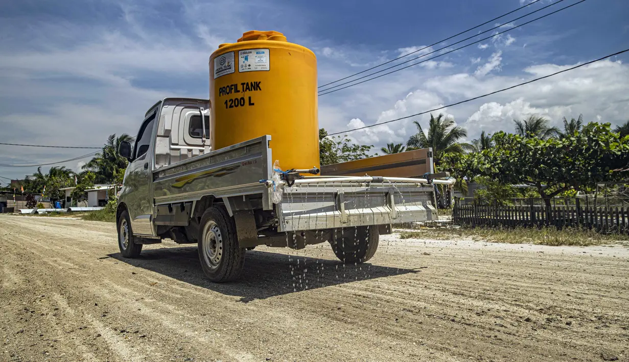 Kawasan industri yang sedang dibangun di Indonesia di pulau tropis Kalimantan yang telah menarik miliaran dolar investasi asing dan domestik ini merusak lingkungan di wilayah tempat tinggal dan migrasi spesies yang terancam punah. (AP Photo/Yusuf Wahil)