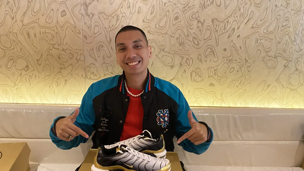 Rayi Ran dengan Koleksi Sneakers Nike Eksklusif Rayakan 50 Tahun Foot Locker. [Anisha/Fimela]