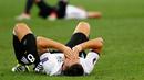 Para pemain Jerman terlihat lemas usai dikalahkan 2-0 oleh Prancis saat Semi Final Piala Eropa 2016 di Stade Velodrome, Marseille, Jumat (8/7). (REUTERS / Kai Pfaffenbach)