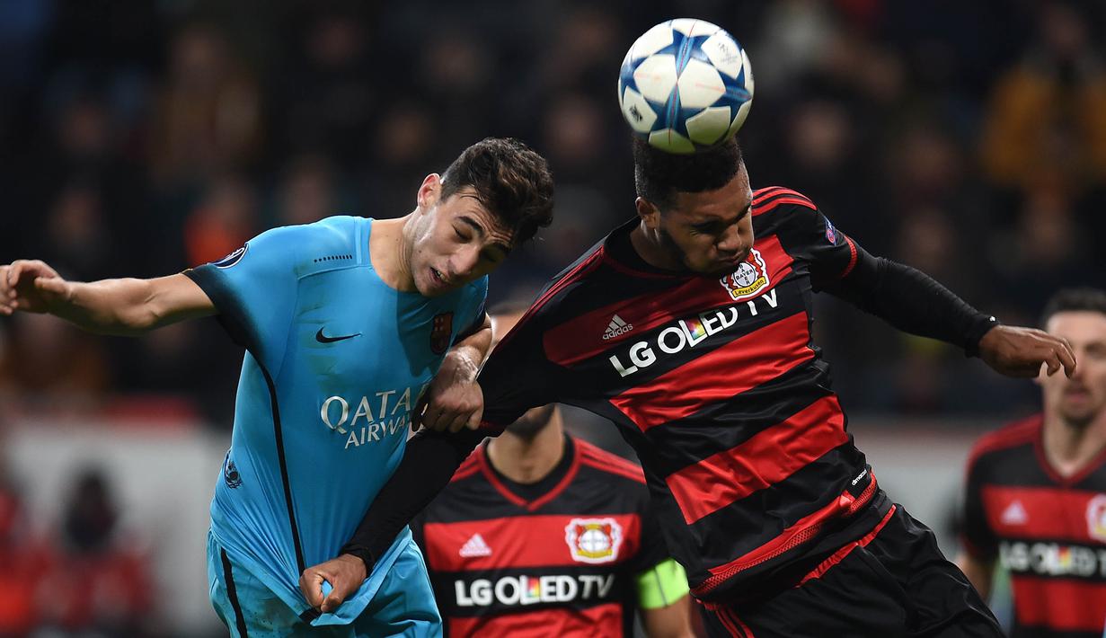 4. Jonathan Tah (Leverkusen), bek 21 tahun ini merupakan salah satu pemain muda terbaik yang dimiliki oleh Jerman. Salah satu catatan terbaiknya pada musim 2015/2016, pria keturunan Pantai Gading ini memenangi 68 persen duel. (AFP/Patrik Stollarz)