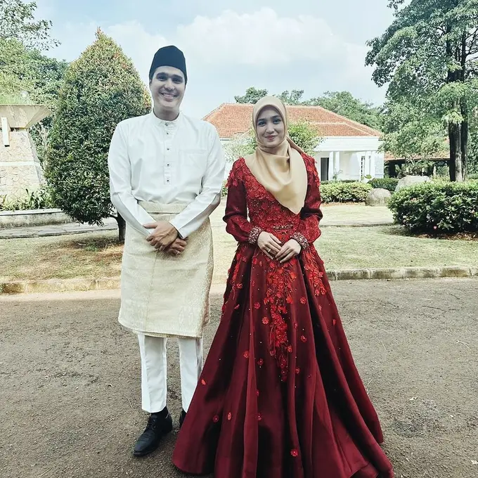 6 Pesona Cut Syifa dalam Balutan Dress Mewah Saat Terima Penghargaan, Jadi Aktris Berprestasi yang Dekat dengan Mischa Chandrawinata