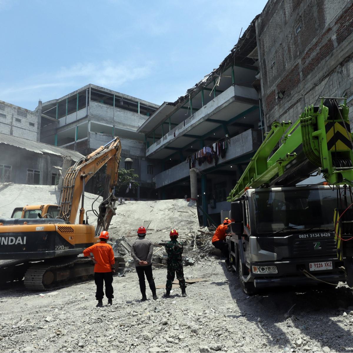Update Ponpes Roboh: Pembersihan Puing Memasuki Tahap Akhir, Pencarian Korban Tinggal 10 Orang