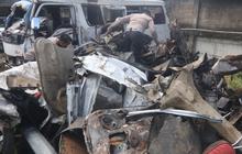 Ringsek Tak Berbentuk, Ini Penampakan Truk Angkut Galon & Deretan Mobil Kecelakaan Maut di Gerbong Tol Ciawi