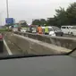 Kemacetan di jalan tol juga terjadi di Tol Jakarta arah Cukampek. Persisnya di kilometer 35. (TMC Polda Metro Jaya)