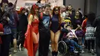 Tokoh animasi, kartun, video game dan film superhero tampil dalam festival cosplay di Sydney, Minggu (15/6/14). (AFP PHOTO/Peter Parks)