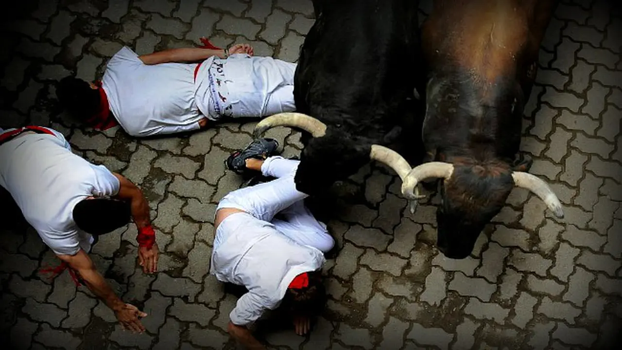 Sensasi Lari Bersama Banteng Makan Korban Jiwa