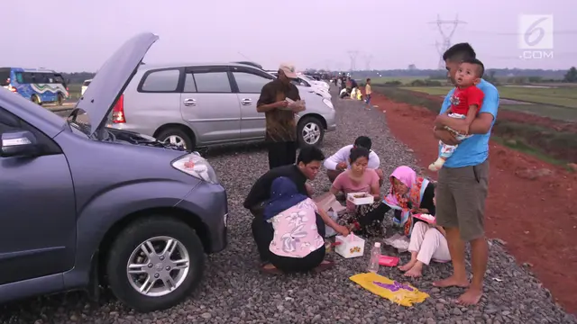 Buka Puasa di Pinggir Tol Fungsional Pemalang - Batang
