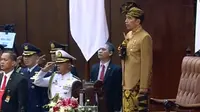 Jokowi dengan baju adat Sasak, Nusa Tenggara Barat. (Liputan6.com/Lizsa Egeham)