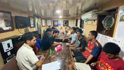 Kapal Pertamina Gerak Cepat Evakuasi 17 Kru MV Khatulistiwa 8 di Perairan Tuban