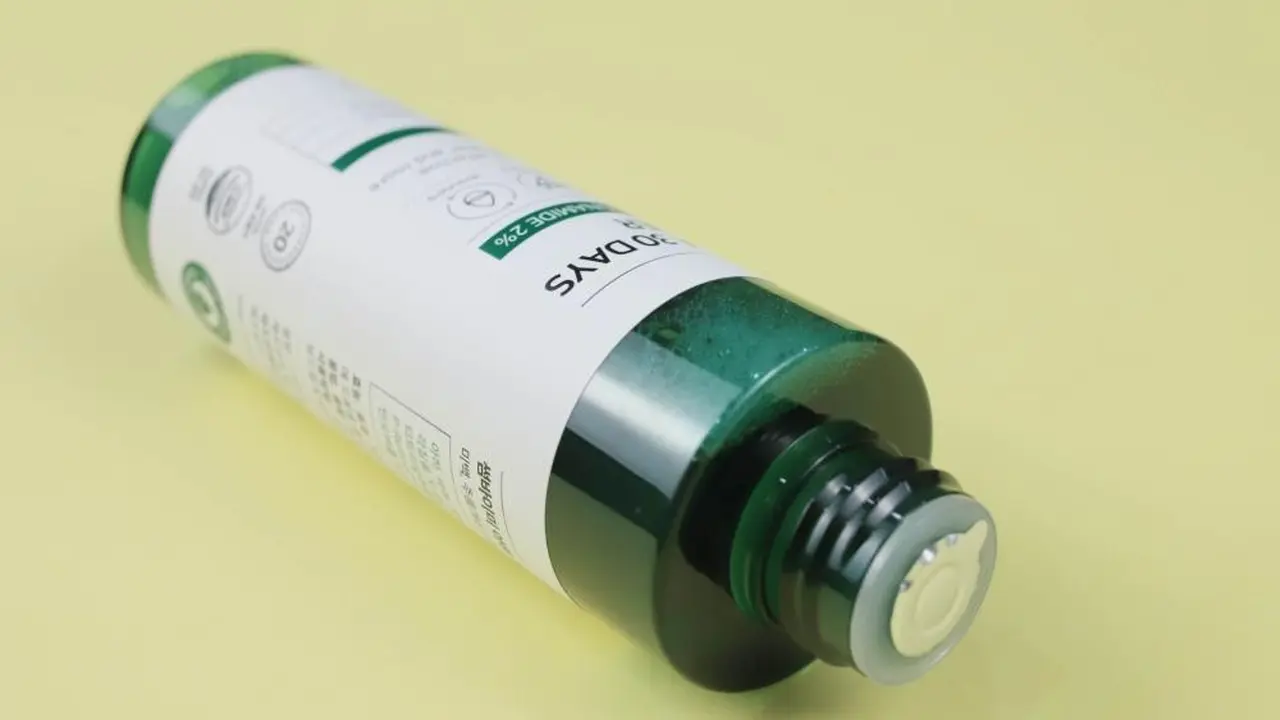 6 Rekomendasi Exfoliating Toner untuk Kulit Wajah Berminyak Beauty