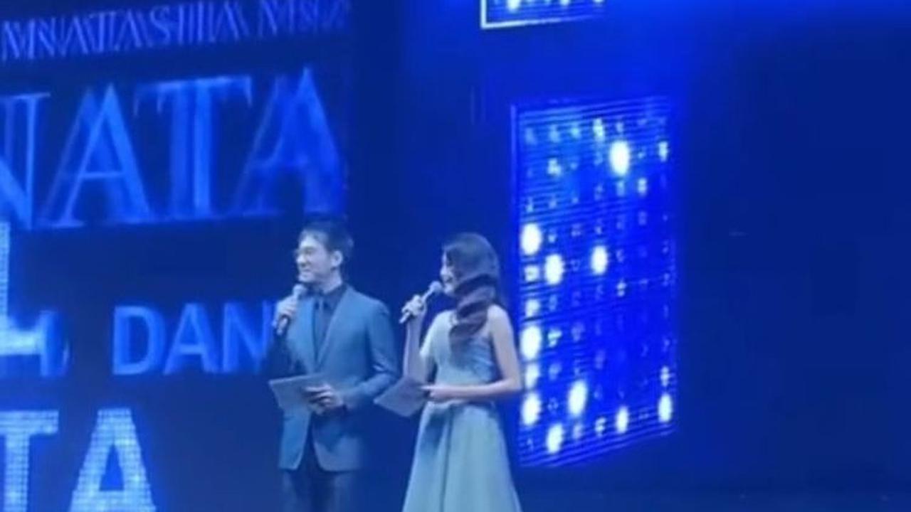 Acara ini juga dibawakan oleh MC kondang ibu kota, Daniel Mananta dan Natasha Manuella yang merupakan Miss Indonesia 2016 sekaligus Miss World Indonesia. Keduanya memang dikenal sebagai MC papan atas untuk berbagai acara.
