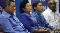SBY menerima hasil survei yang menyatakan elektabilitas 11 peserta konvensi Partai Demokrat tak setinggi bakal calon presiden lain. SBY meminta agar peserta konvensi tidak berkecil hati (Liputan6.com/Johan Tallo).