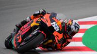 Pembalap KTM, Miguel Oliveira. (LLUIS GENE / AFP)
