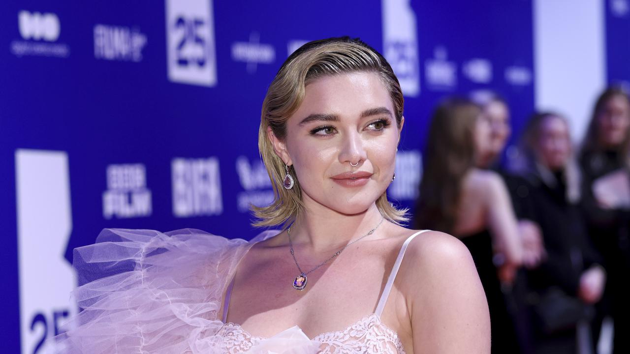 Pesona Florence Pugh dalam Balutan Gaun Renda di British Independent Film Awards