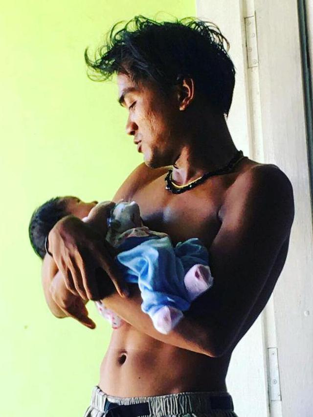 Sempat Viral Karena Menikah Dengan Bule, Ini Sosok Bayu Kumbara Bersama Istri