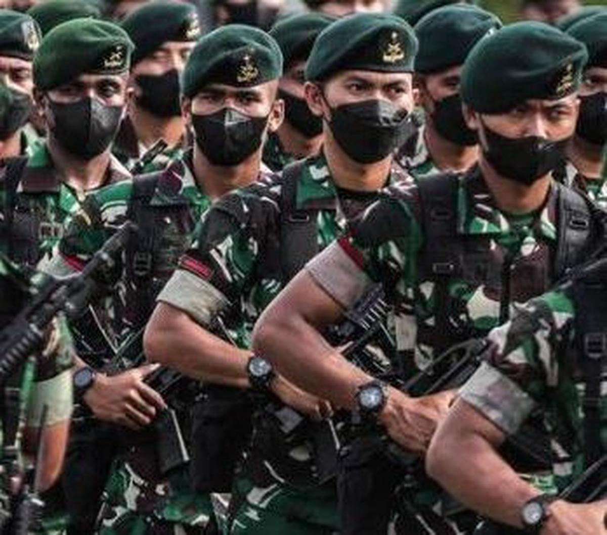 Para Jenderal TNI-Polri ini ternyata memiliki darah bangsawan dari leluhur mereka. Garis keturunan mereka muncul dari berbagai macam tingkatan mulai dari seorang panglima perang kerajaan hingga langsung dari raja.