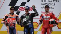 Maverick Vinales berhasil menembus tiga besar klasemen setelah menjuarai MotoGP Malaysia 2019. (AFP/Mohd Rasfan)