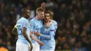 Para pemain Manchester City merayakan kemenangan atas Napoli pada laga Liga Champions di Stadion Etihad, Selasa (17/10/2017). Manchester City menang 2-1 atas Napoli. (AP/Dave Thompson)