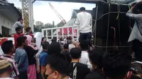 Ratusan Warga Desa  saat Demo di Kantor Kejati Gorontalo (Arfandi Ibrahim/Liputan6.com)